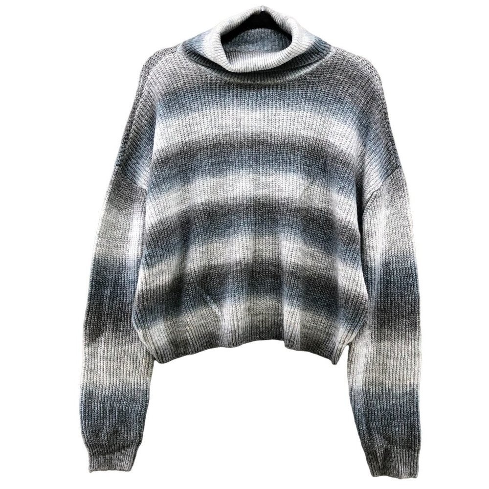 NWOT Hooked Up By IOT Turtleneck Sweater Womens M Gray Striped Ombre‎ Relaxed